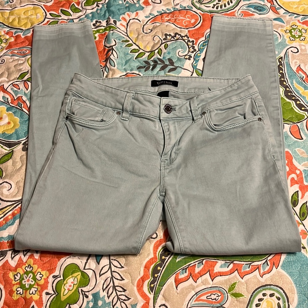 White House Black Market Women’s Skinny Crop Mint colored Jeans / Size 2